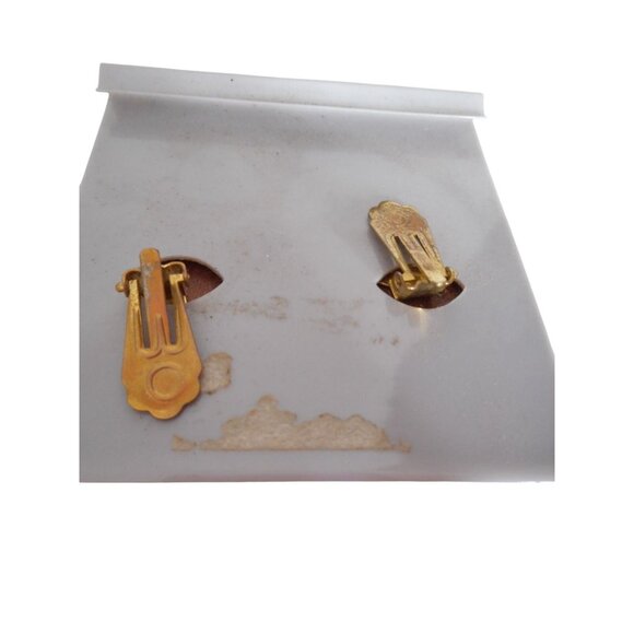 NIB Vintage Wood clip on earrings Square 1980s costume jewelry dark brown - Picture 2 of 2